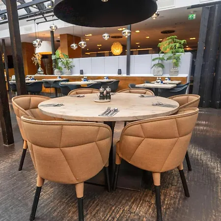 Radisson Blu Royal Hotel, Hotel